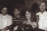Кайли Миноуг со Стоком, Эйткеном и Уотерманом. (1989)