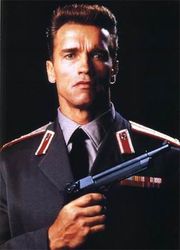Арнольд Шварценеггер в роли капитана милиции Ивана Данко.