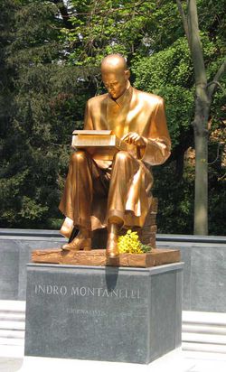 Памятник Монтанелли в городском саду Милана. Скульптор Вито Тонджани
