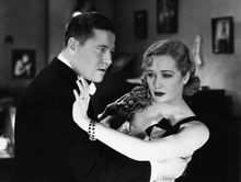 В роли Глории Бишоп в фильме «Танцующие в темноте» (1932)