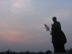 Статуя Сюаньцзана в Пагоде Диких Гусей, Сиань