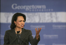 Райс раскрывает суть плана реструктурирования внешней политики Соединенных Штатов, названного «Трансформированная дипломатия». Выступление в Джорджтаунском университете 18 января 2006.