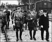 Слева направо: Маннергейм, Гитлер, Рюти. 6 июня 1942 года
