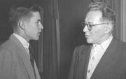Любитель фантастики и Вилли Лей на Всемирной конвенции WorldCon в 1955 году