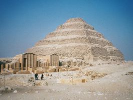 Ступенчастая пирамида Джосера в Саккаре