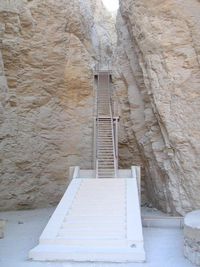 Лестница, ведущая в гробницу KV34