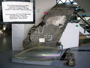 Хвост и купол пилотского сидения (фонарь) F-16C сбитого 2 мая 1999. Белградский музей авиации, Сербия.