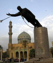 Cвержение памятника Саддаму в Багдаде. 9 апреля 2003