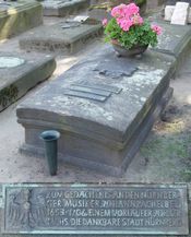 Могила Пахельбеля на кладбище Рохус (Rochuskirchhof) в Нюрнберге.