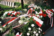 Надгробие на Россе. 2004