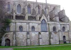 Вид Мальмсберийского монастыря в Уилтшире, Англия.