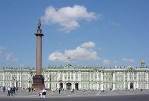  Зимний дворец и Александровская колонна, август 2003.