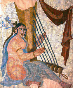 Персидская женщина на мозаике из Лувра. Сделана в Иране в II в.
