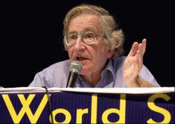Ноам Хомский на Всемирном социальном форуме 2003 года