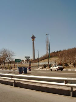 Башня Borj-e Milad, март 2005