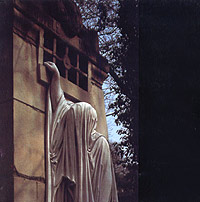 Обложка альбома «Within The Realm Of A Dying Sun» (Dead Can Dance, 2005)