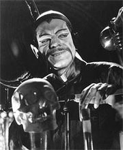 Борис Карлофф в фильме «Маска Фу Манчу» (1932)