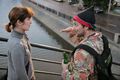 Мадлен Джабраилова и Джетро Скиннер на съемочной площадке фильма «Плюс один»