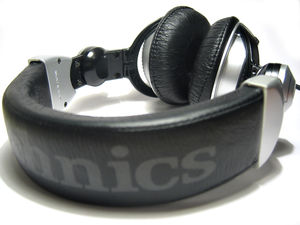 Один из типов наушников (Technics RP DJ 1210)